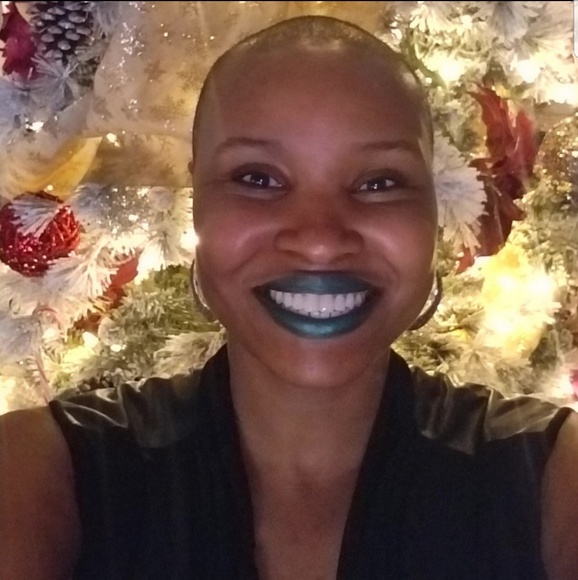 Meet Your Posher! - Picture 1 of 8